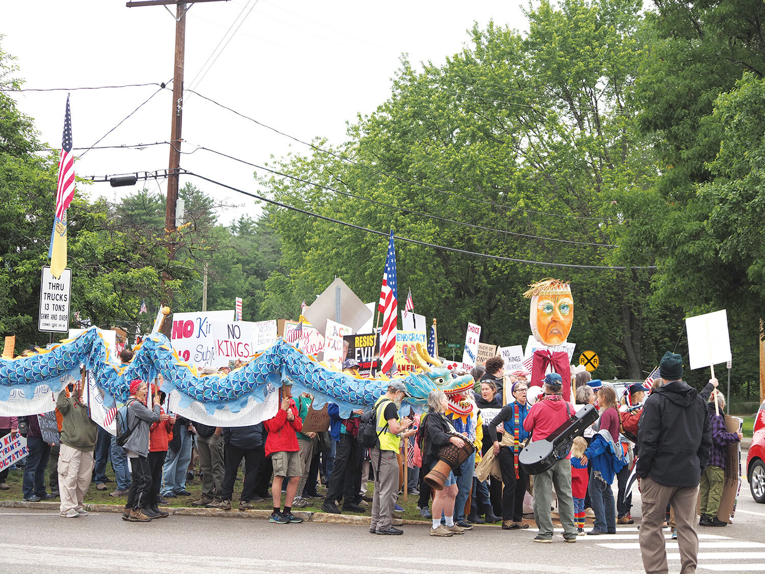'No Kings' march, rally draws 1,000 people to Conway